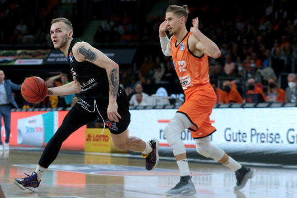 社交媒体上 社交媒体上