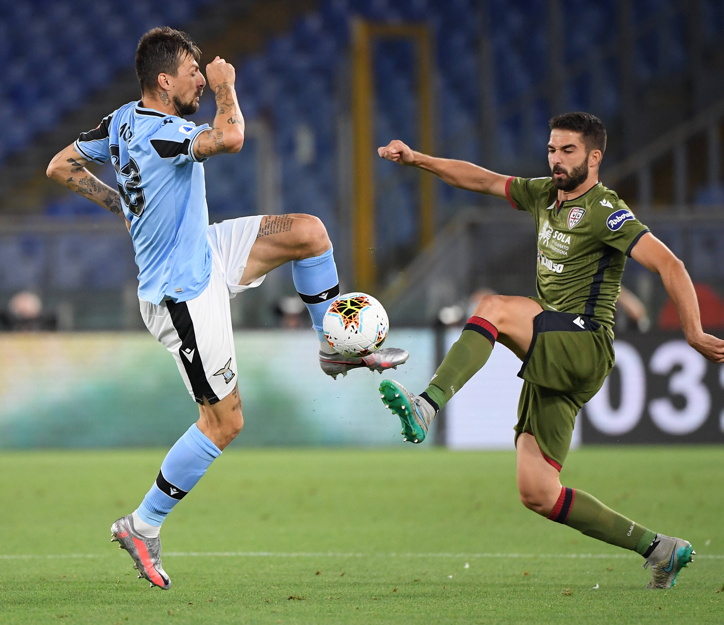 更反映出球 更反映出球