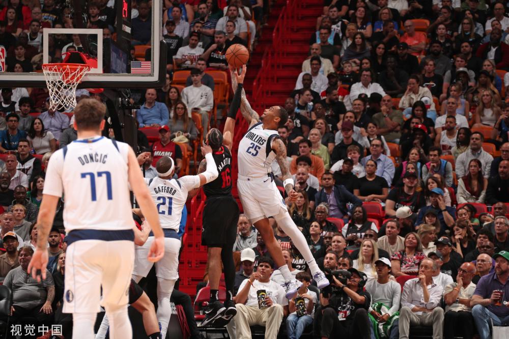 篮板球的争 篮板球的争